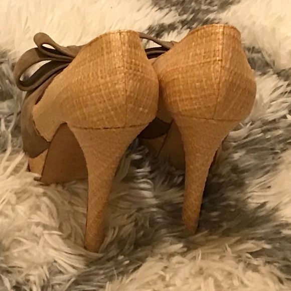 Fendi Rafia Peep Toe Pumps - Picture 3 of 5